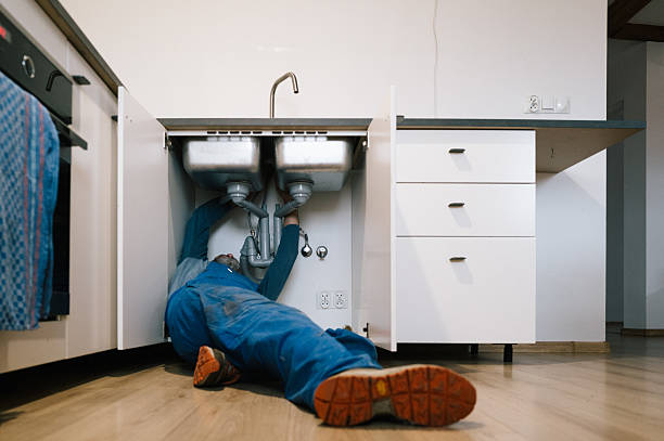 Professional Drain Cleaning technician working in Kahului, HI